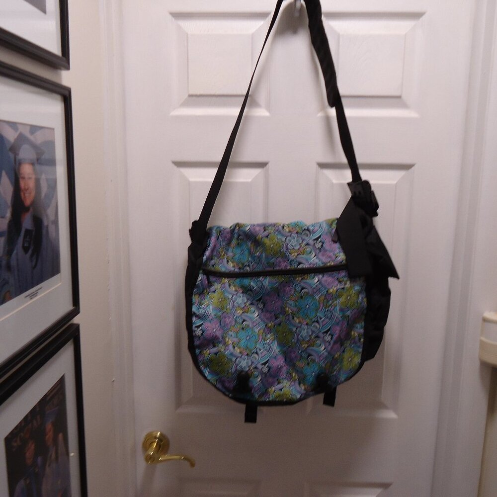 LL Bean Traverse Commuter Laptop Computer Messenger Bag Travel